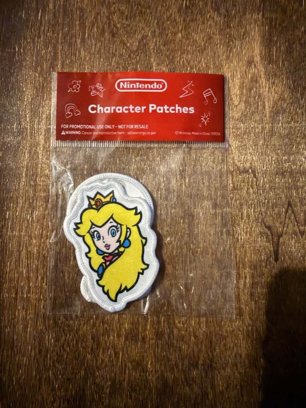 Nintendo Super Mario Character Patches - Toad and Princess Peach - Picture 2 of 2